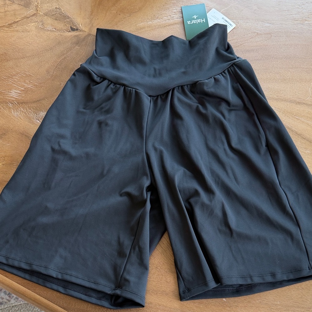 HALARA Black High-Waist Athletic Shorts